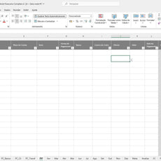 Planilha de controle financeiro com layout em Excel, incluindo categorias e campos para gestão de custos e fluxo de caixa.